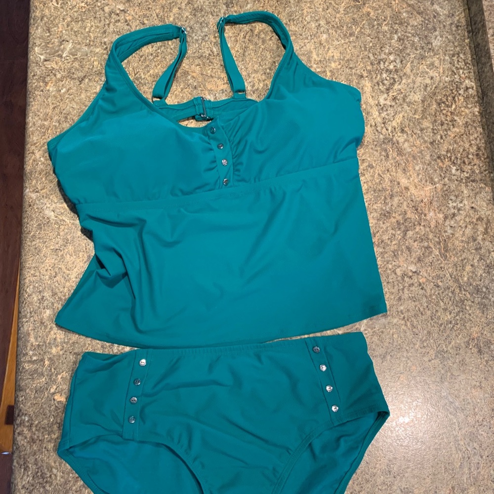 Women’s plus size tankini